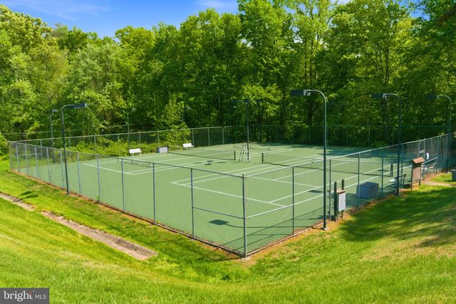 7211 LAKETREE DR, Fairfax Station, VA 22039