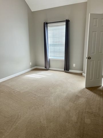 1037 McKenna Dr, Thompsons Station, TN 37179