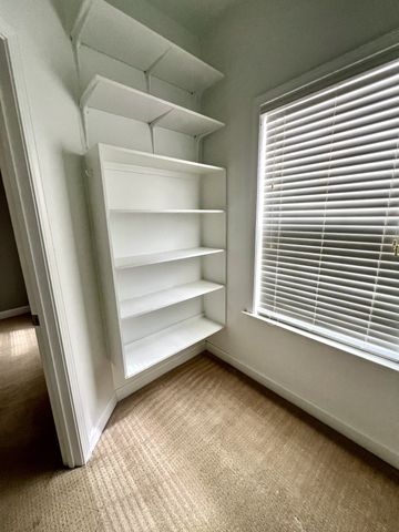 1037 McKenna Dr, Thompsons Station, TN 37179