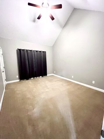 1037 McKenna Dr, Thompsons Station, TN 37179