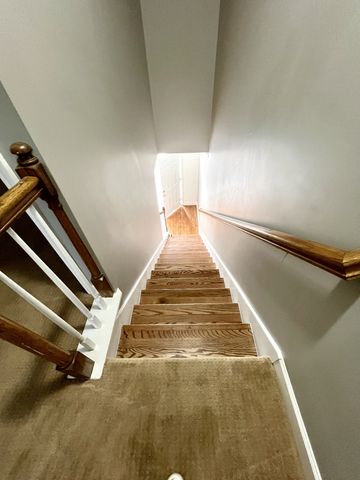 1037 McKenna Dr, Thompsons Station, TN 37179