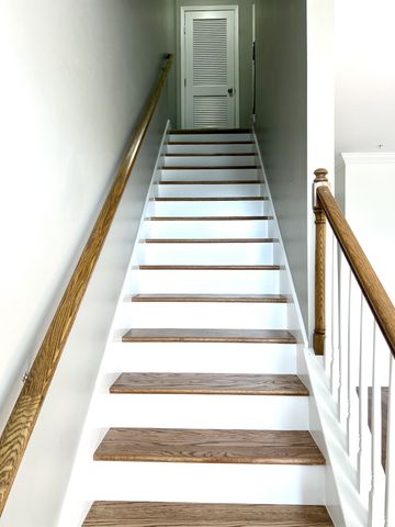 1037 McKenna Dr, Thompsons Station, TN 37179