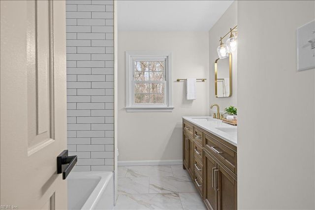 8957 River CRES, Suffolk, VA 23433