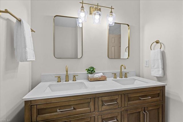 8957 River CRES, Suffolk, VA 23433