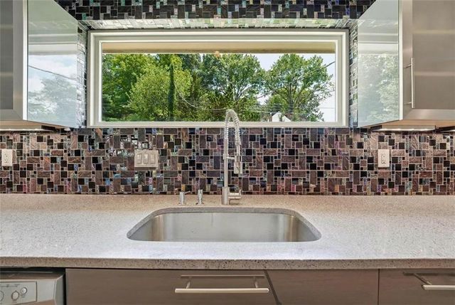 6723 W 66th Street, Overland Park, KS 66202