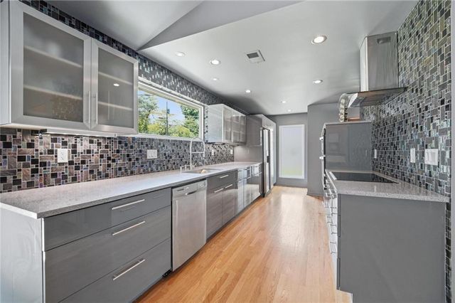 6723 W 66th Street, Overland Park, KS 66202