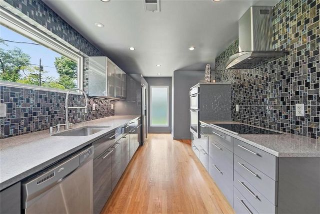 6723 W 66th Street, Overland Park, KS 66202