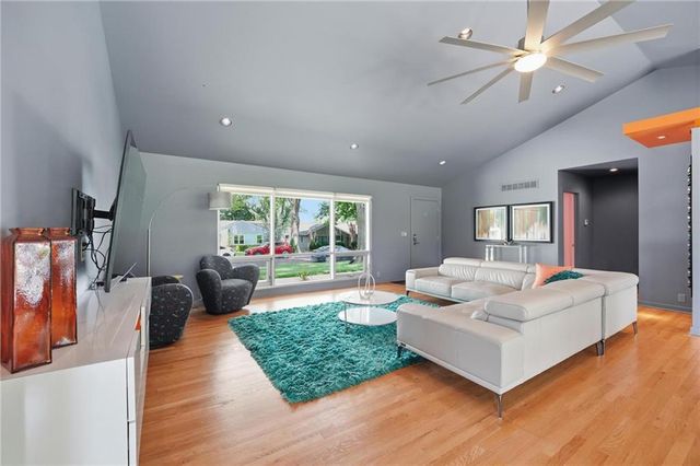 6723 W 66th Street, Overland Park, KS 66202