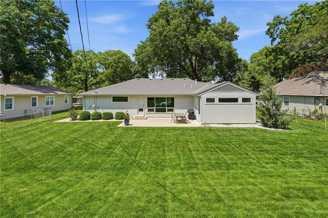6723 W 66th Street, Overland Park, KS 66202