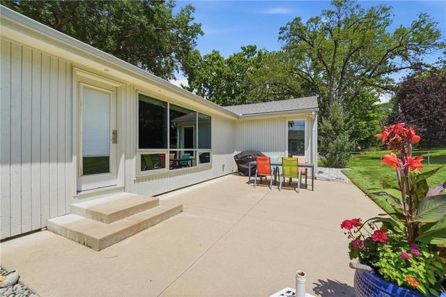 6723 W 66th Street, Overland Park, KS 66202