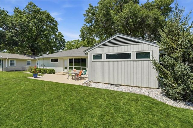 6723 W 66th Street, Overland Park, KS 66202