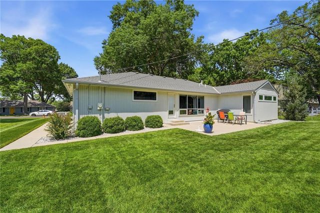 6723 W 66th Street, Overland Park, KS 66202