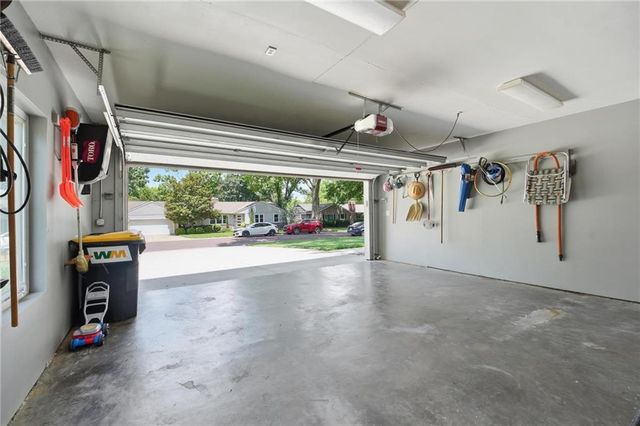 6723 W 66th Street, Overland Park, KS 66202