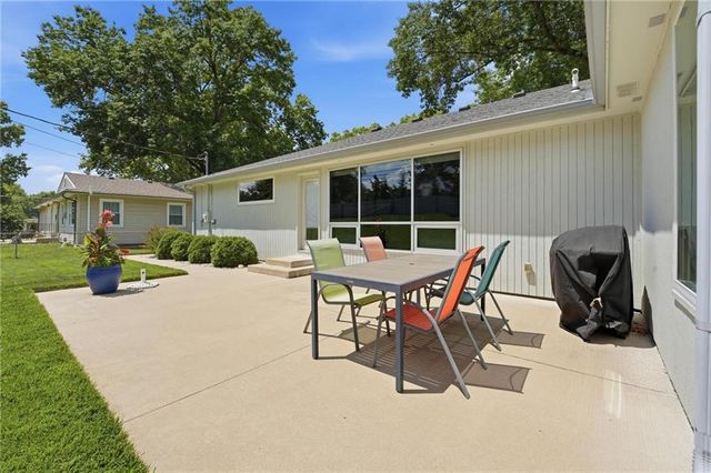 6723 W 66th Street, Overland Park, KS 66202