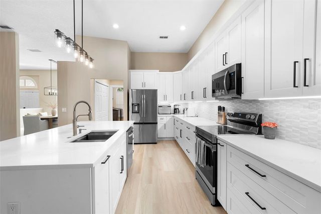 1098 NEEDLEWOOD LOOP, Oviedo, FL 32765