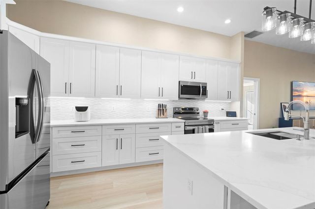 1098 NEEDLEWOOD LOOP, Oviedo, FL 32765