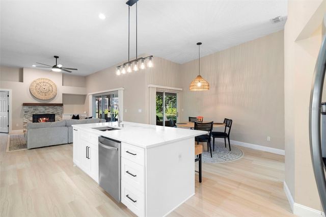 1098 NEEDLEWOOD LOOP, Oviedo, FL 32765