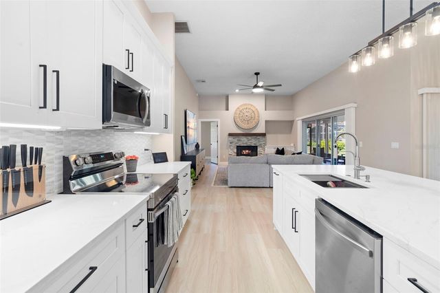 1098 NEEDLEWOOD LOOP, Oviedo, FL 32765