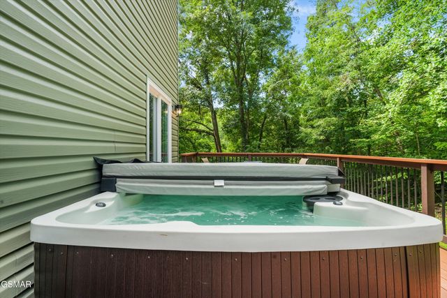 1836 Big Buck Lane, Sevierville, TN 37876