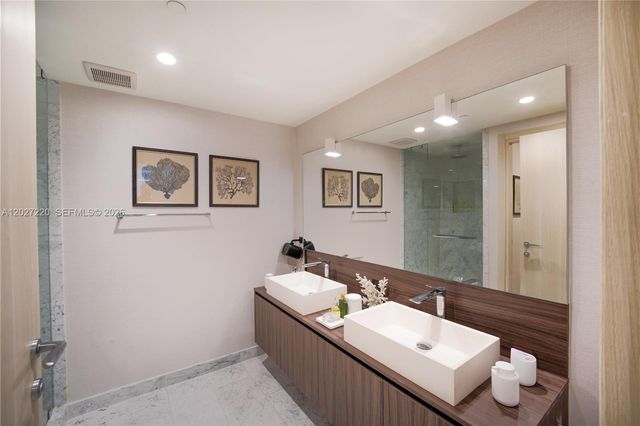 1000 Brickell Plz 3705, Miami, FL 33131