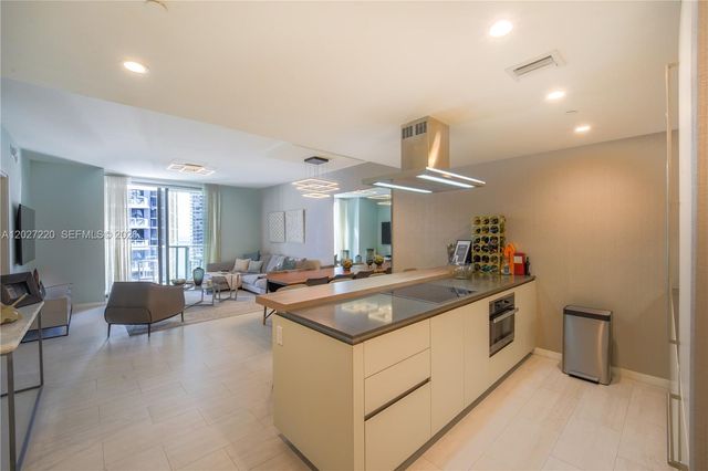 1000 Brickell Plz 3705, Miami, FL 33131