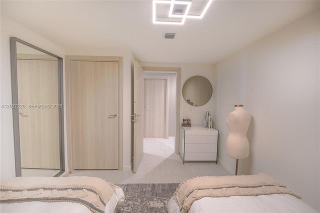 1000 Brickell Plz 3705, Miami, FL 33131