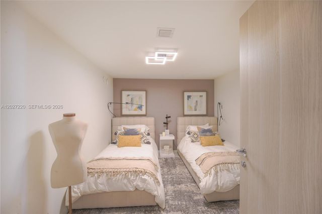 1000 Brickell Plz 3705, Miami, FL 33131