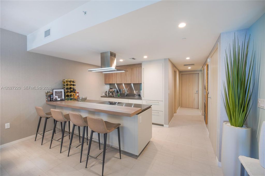 1000 Brickell Plz 3705, Miami, FL 33131