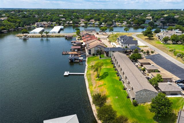 5200 Country Club Drive, De Cordova, TX 76049