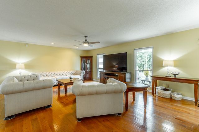 10005 Runyan Hills Lane, Ooltewah, TN 37363