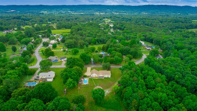 10005 Runyan Hills Lane, Ooltewah, TN 37363