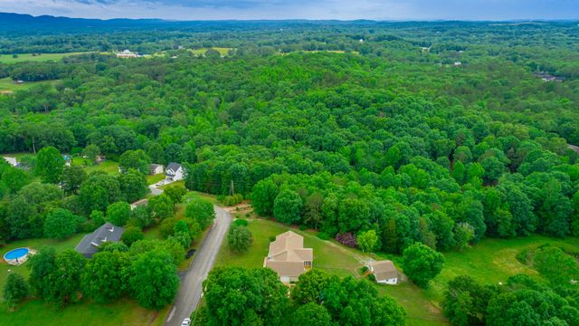 10005 Runyan Hills Lane, Ooltewah, TN 37363