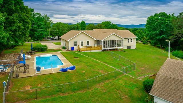 10005 Runyan Hills Lane, Ooltewah, TN 37363