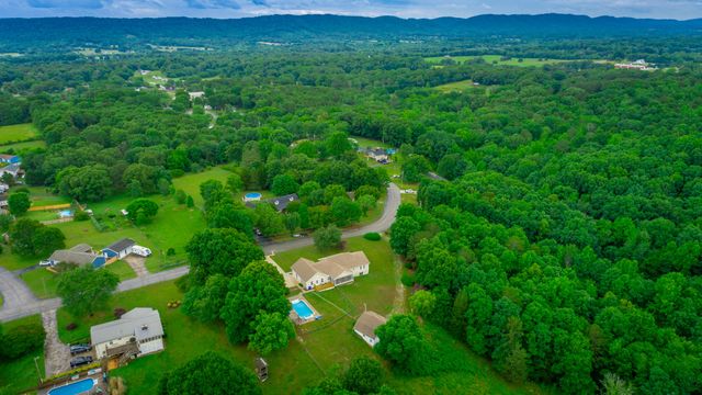 10005 Runyan Hills Lane, Ooltewah, TN 37363