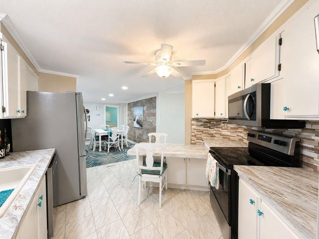 216 MARTINIQUE ROAD, North Port, FL 34287