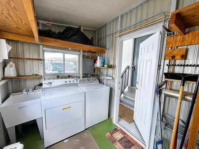 216 MARTINIQUE ROAD, North Port, FL 34287