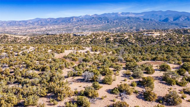 126 Sendero Encanto, Santa Fe, NM 87506