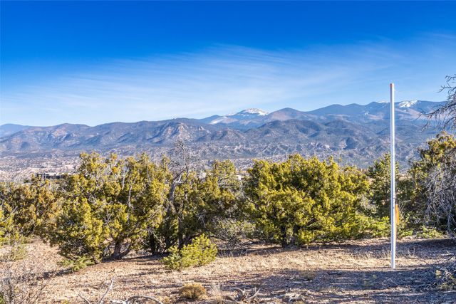 126 Sendero Encanto, Santa Fe, NM 87506