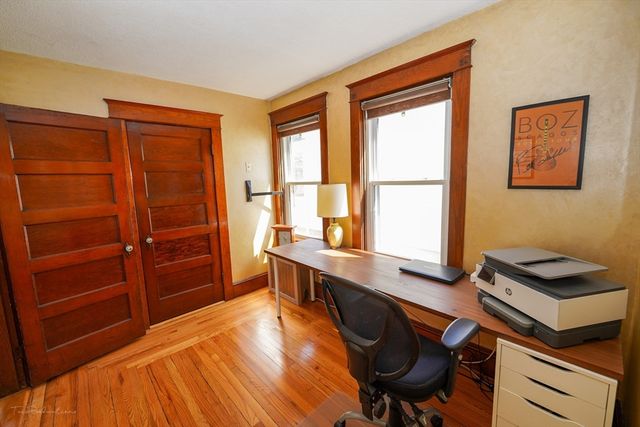 31 Fenmoor St, East Providence, RI 02914