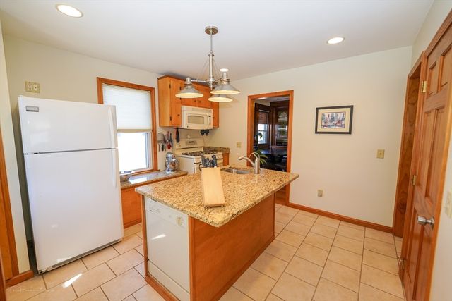 31 Fenmoor St, East Providence, RI 02914
