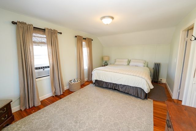31 Fenmoor St, East Providence, RI 02914