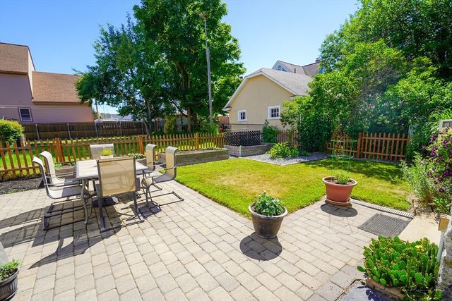 31 Fenmoor St, East Providence, RI 02914