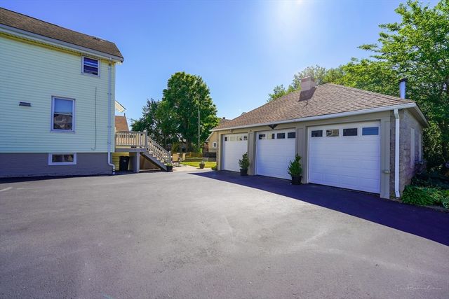 31 Fenmoor St, East Providence, RI 02914