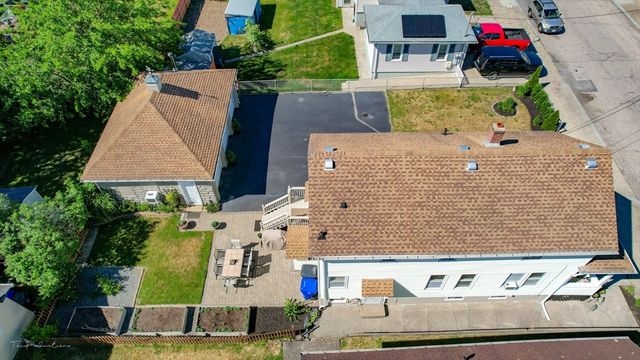 31 Fenmoor St, East Providence, RI 02914