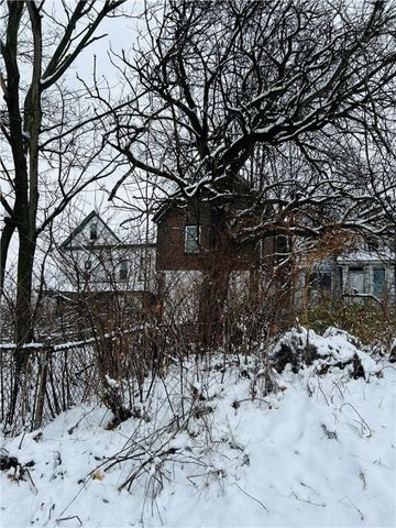 1712 Converse St, Mckeesport, PA 15132