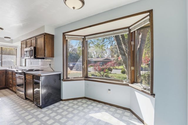 10705 E 23rd Ave, Spokane Valley, WA 99206