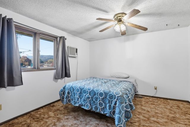 10705 E 23rd Ave, Spokane Valley, WA 99206