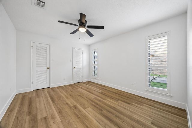 607 Tanglewood Drive, Friendswood, TX 77546