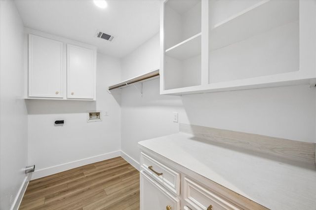 607 Tanglewood Drive, Friendswood, TX 77546