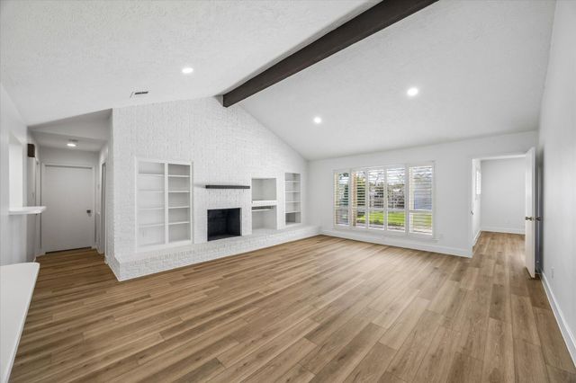 607 Tanglewood Drive, Friendswood, TX 77546